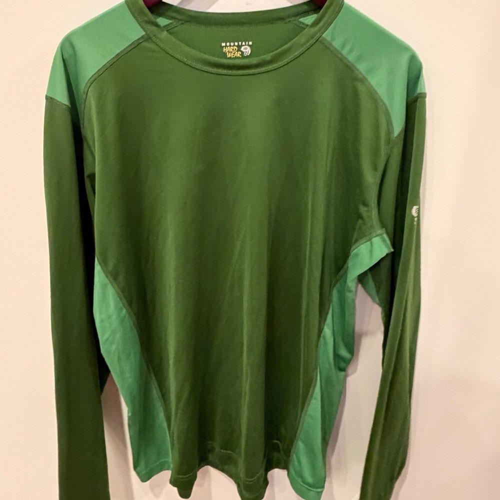 Mountain Hardwear Men's Large Green Long Sleeve Performance Shirt Hiking Flaw